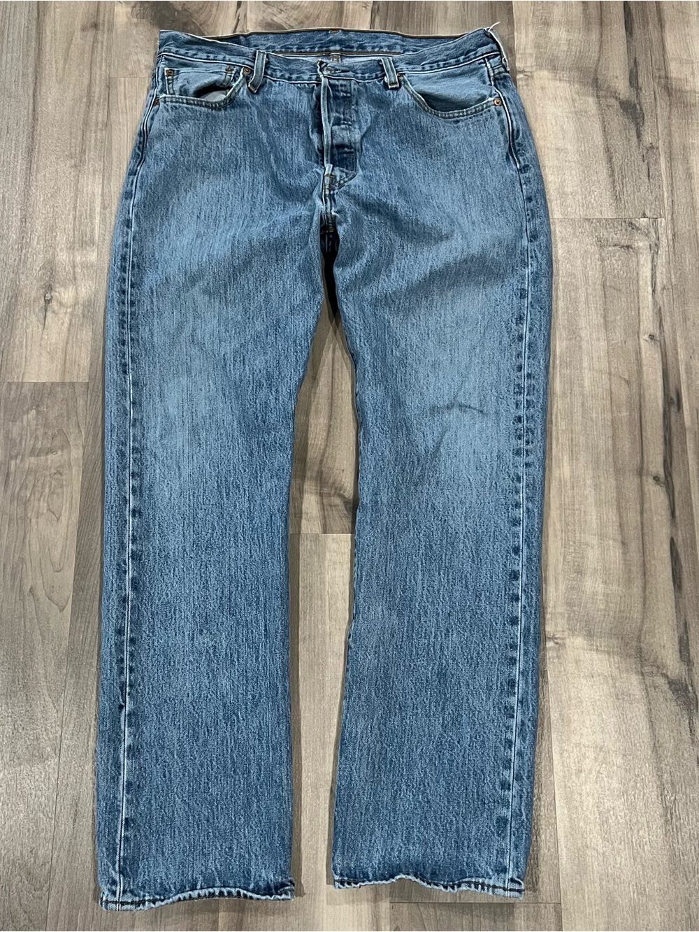Levi’s 501 Button Fly Men’s 36 x 32 Medium Stonewash Straight Leg 2024 501-0193